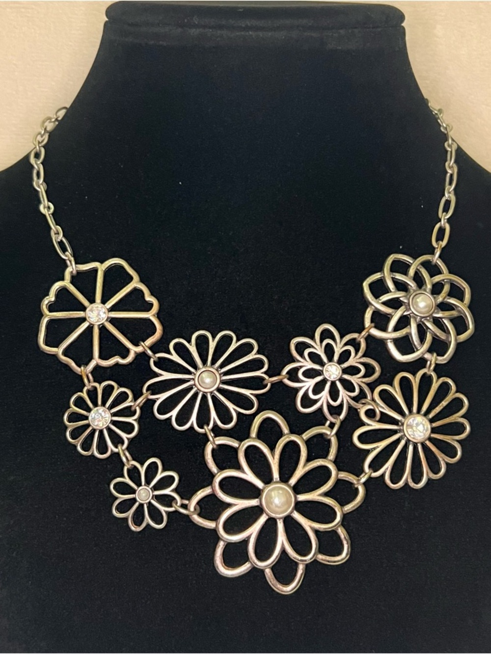 Lia Sophia Floral Bib Necklace with Matching Drop Earrings - Picture 2 of 7